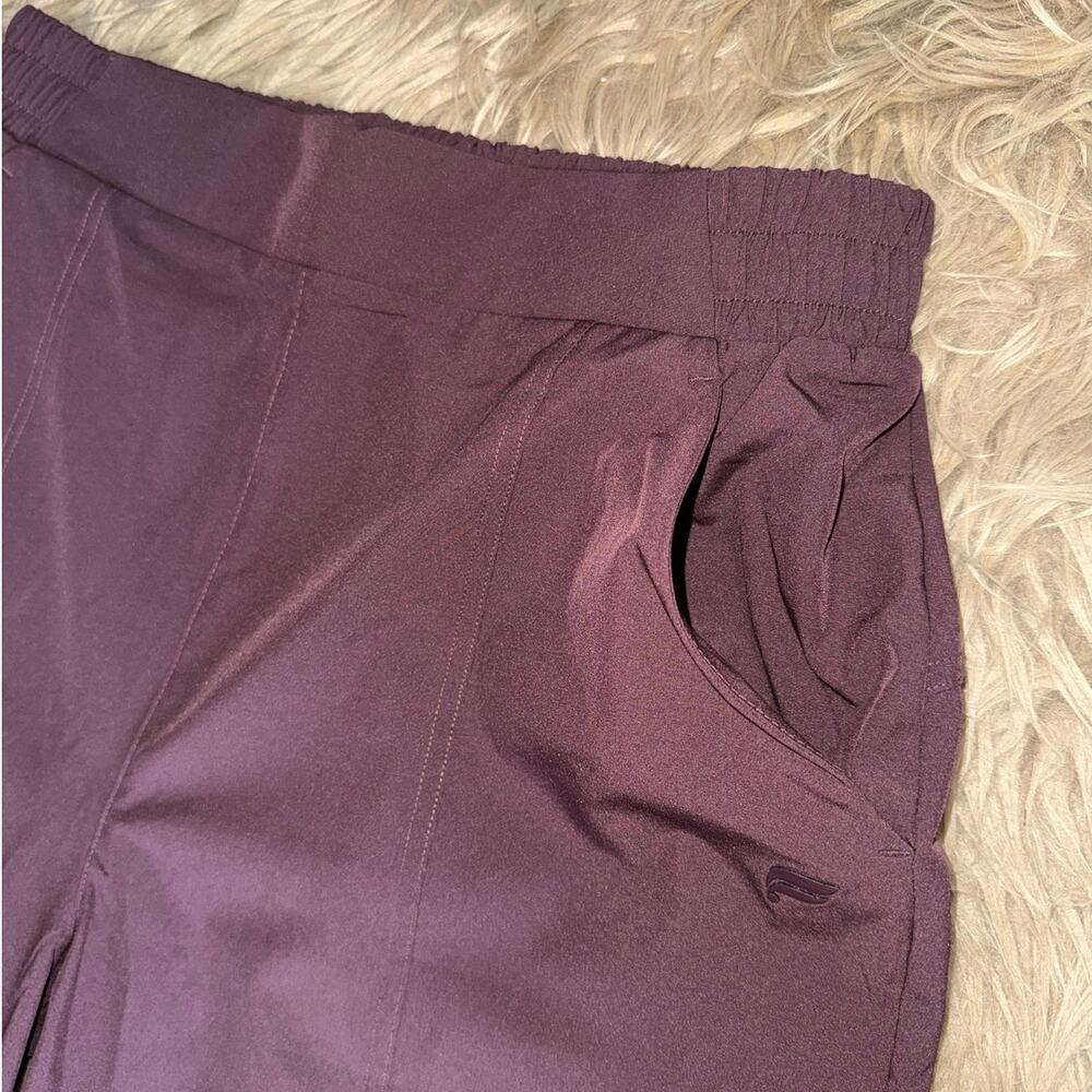 New Fabletics Downtown Wide Leg Cargo Pant Oxblood Women’s size M - Picture 5 of 13